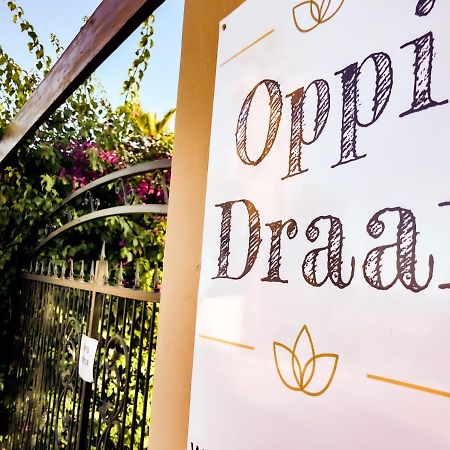Oppi Draai Guesthouse Oudtshoorn Exterior photo